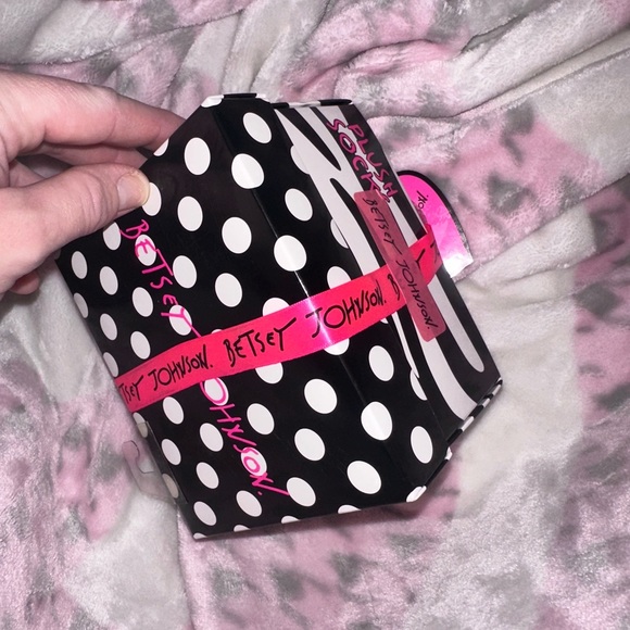 Betsey Johnson set - Picture 5 of 6